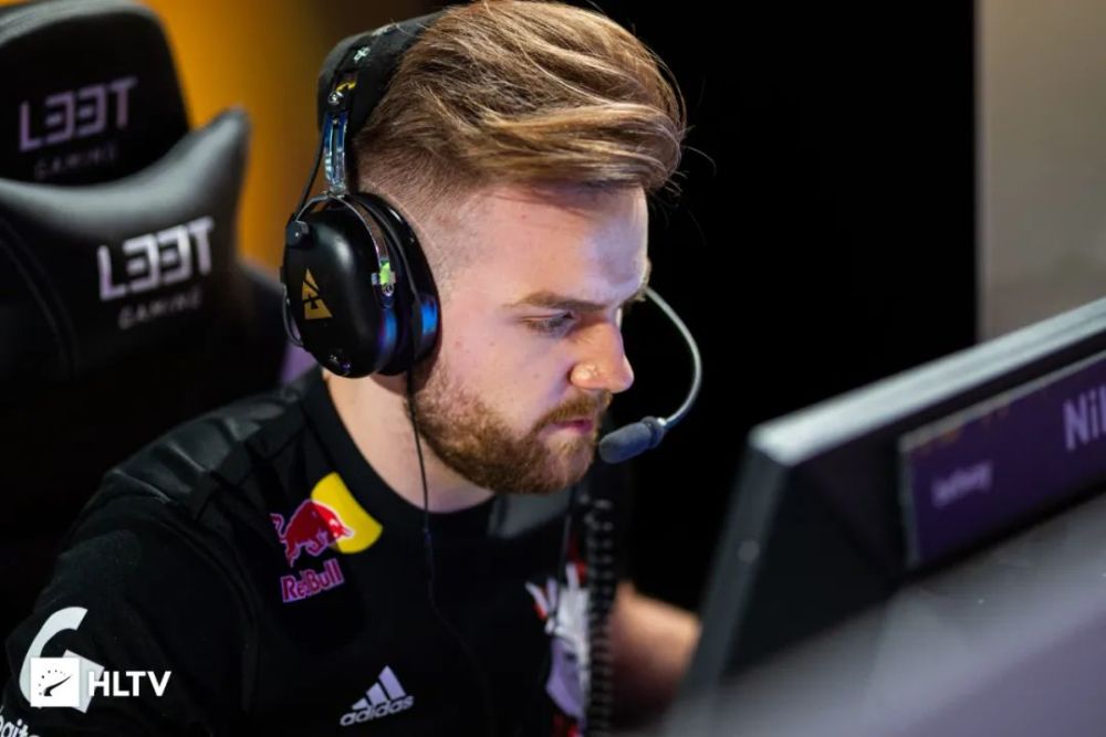 英雄联盟LPL春决：滔搏2：3 惜败京东